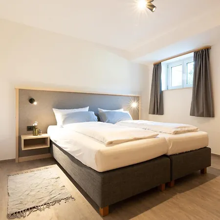 Gaestehaus Strasser Apartament *