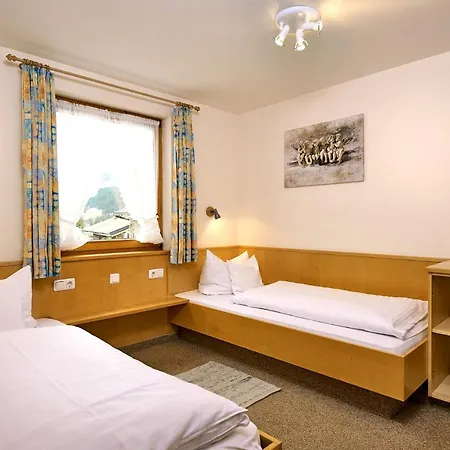 Gaestehaus Strasser Apartment Riezlern